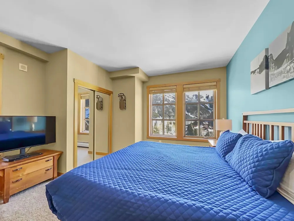 Luxury Remodeled Passage Point Condo - Short Walk to Lifts - Incredible View - PP403 by Redawning