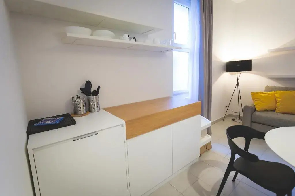Via Siena 4 - Suites & Rooms