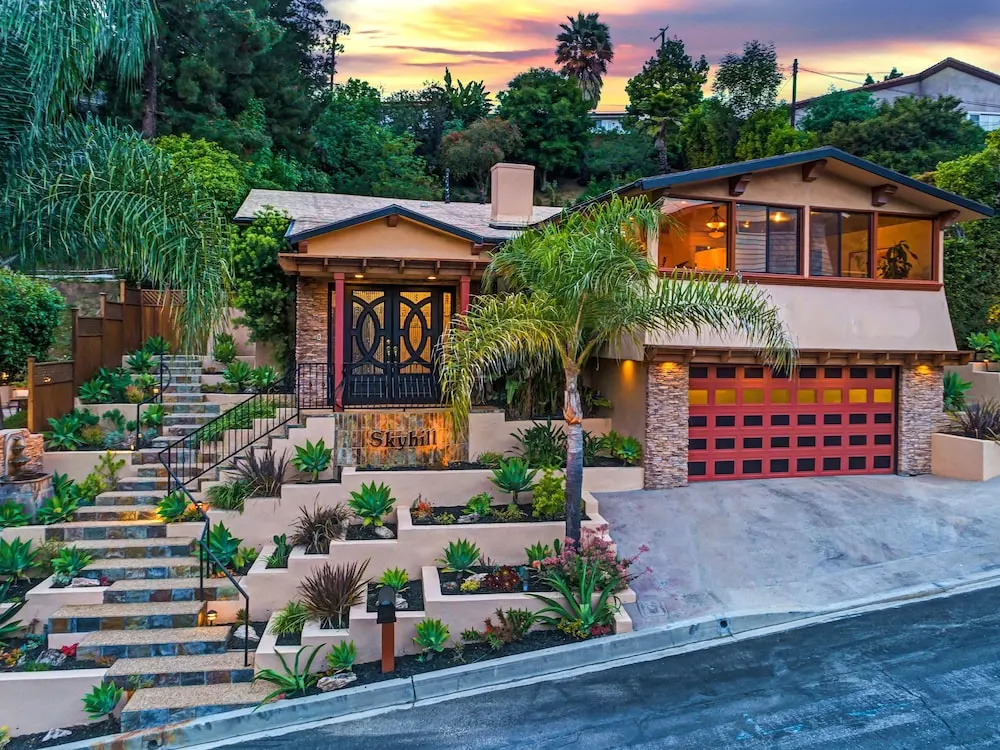 Skyhill Oasis W/ Hot Tub Walk To Universal 4 Bedroom Home