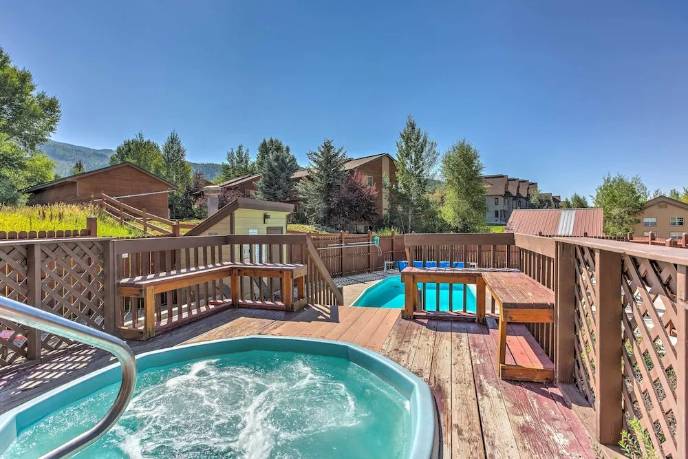 Chic 'hygge Hideaway' - 1 Mile to Ski Slopes!