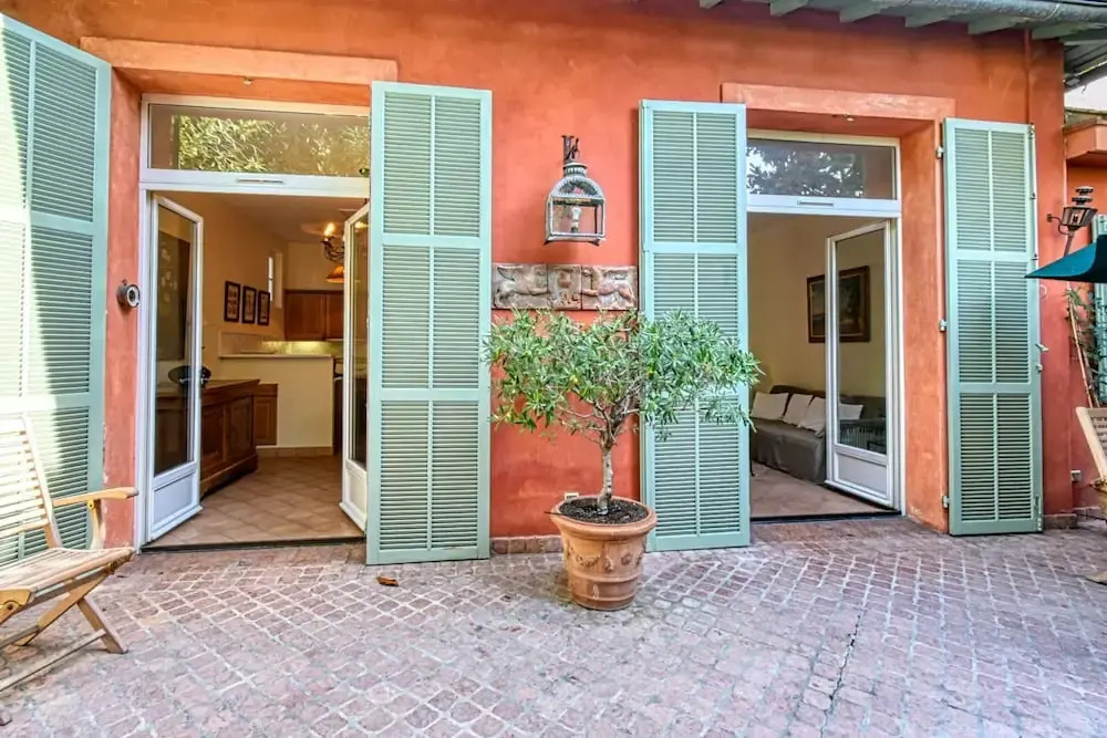 Beautiful Air-conditioned House 5 Minutes From the Croisette and Beaches