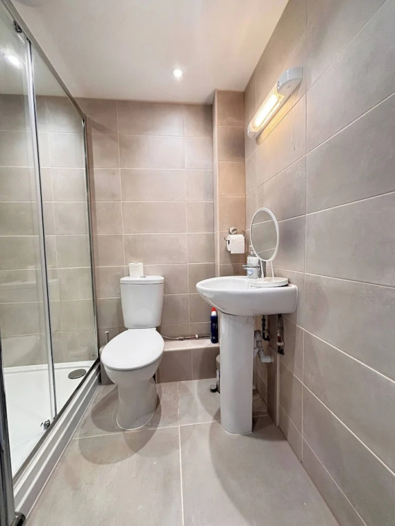 Bright Cozy 2 Bedroom Apartment in Oxford