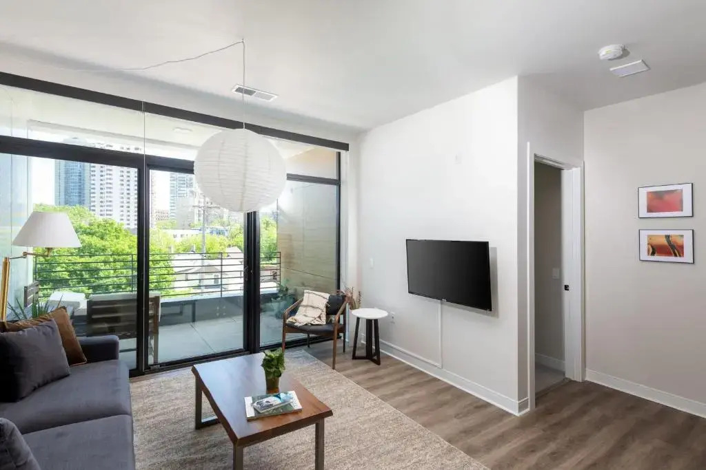 Flexhome East Side 1BR E2 - Brady St, Balcony, & Lounge