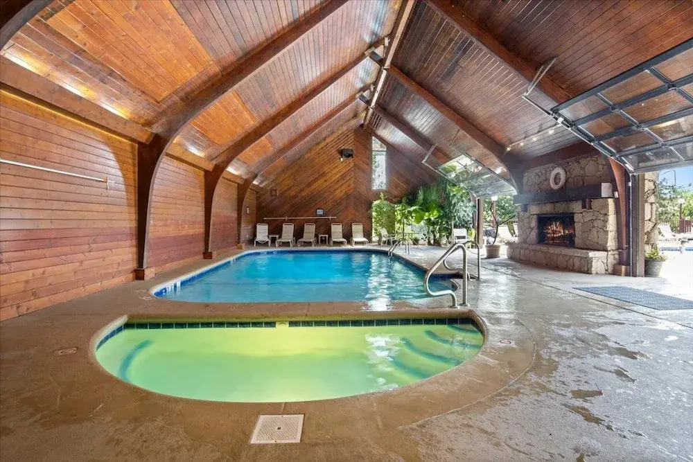 Spacious Pet-friendly Lakeview Condo w/ Boat Slip & Pools