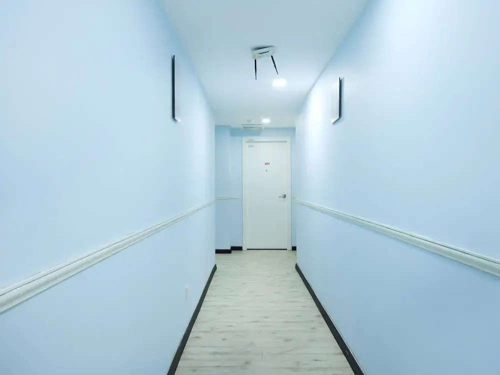 OYO 43963 T Signature Hotel