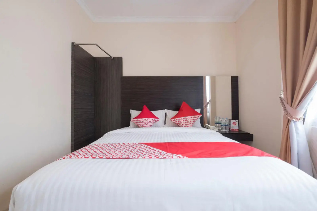 OYO 317 New Legend Hotel