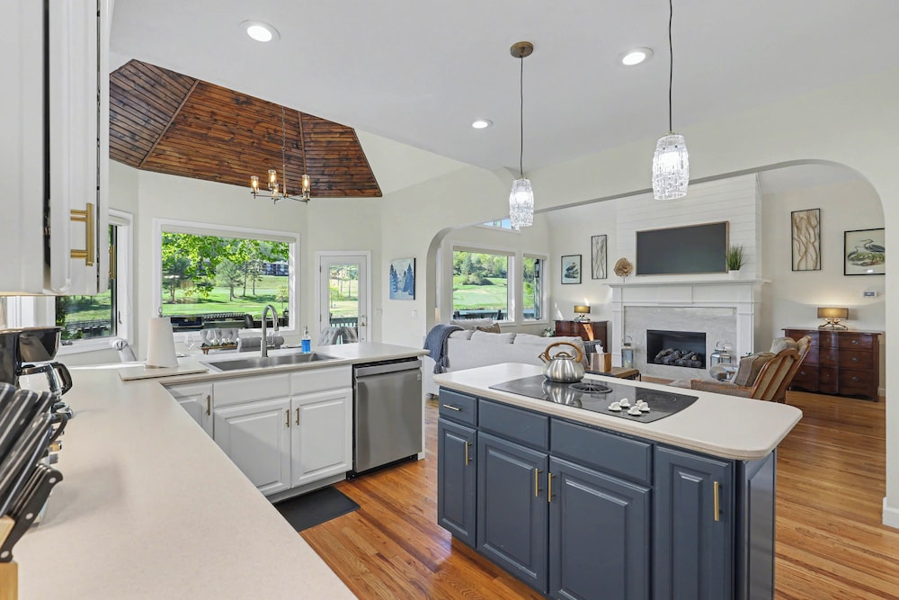 Chic Sky Valley Resort Home on Golf Course!