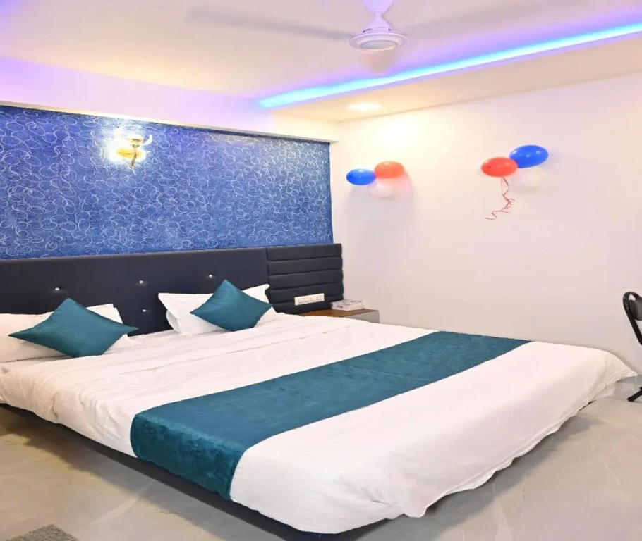 Hotel Avadh Palace, Subhash Bridge, RTO Circle, Ahmedabad