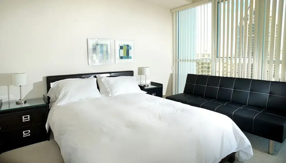 Pathway Luxury Suites - 4099 Brickstone