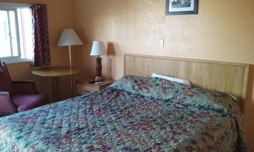Riverside Motel
