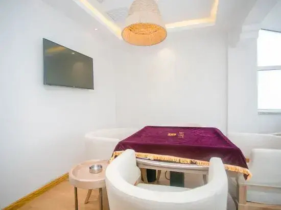 Changchun Lanhai Tangquan Business Hotel
