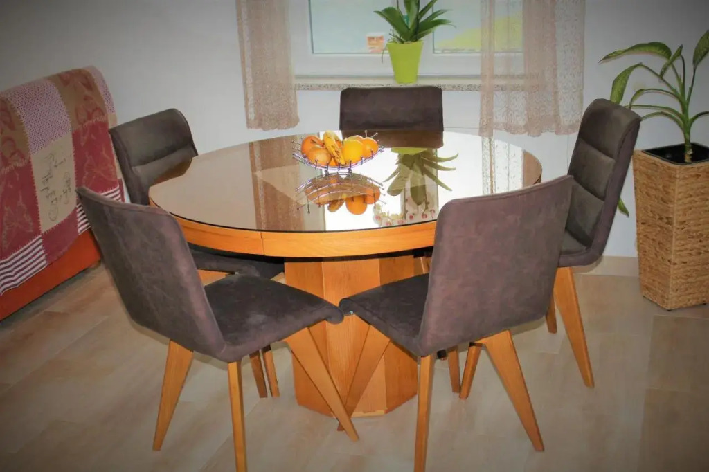 Apartmaji Hrvatin v Kortah