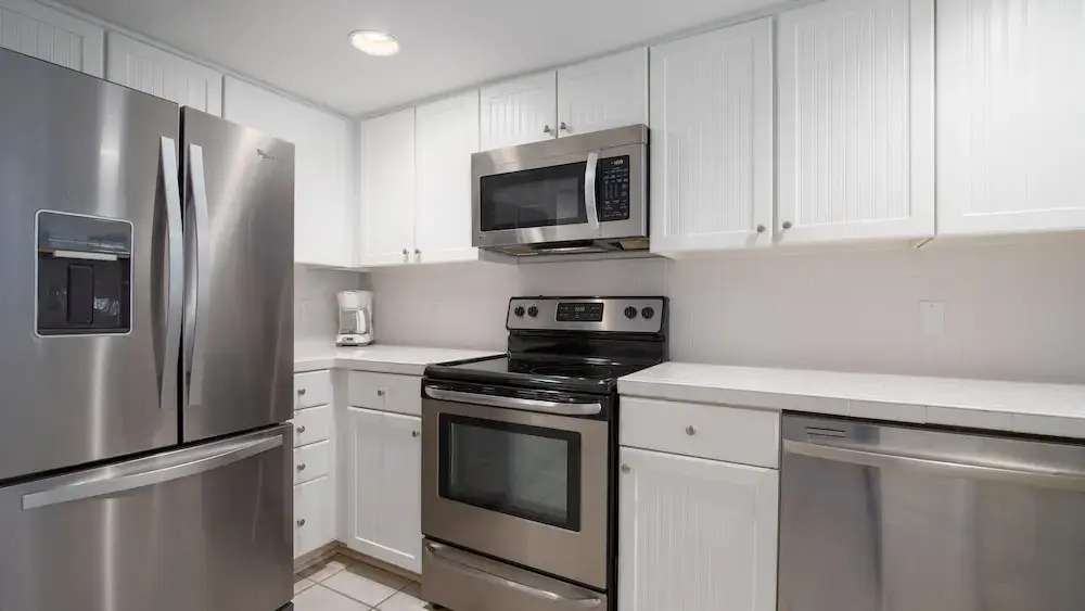 Brand new Furnishings & Paint April 2019! 6 Seat Golf Cart & bay Views!