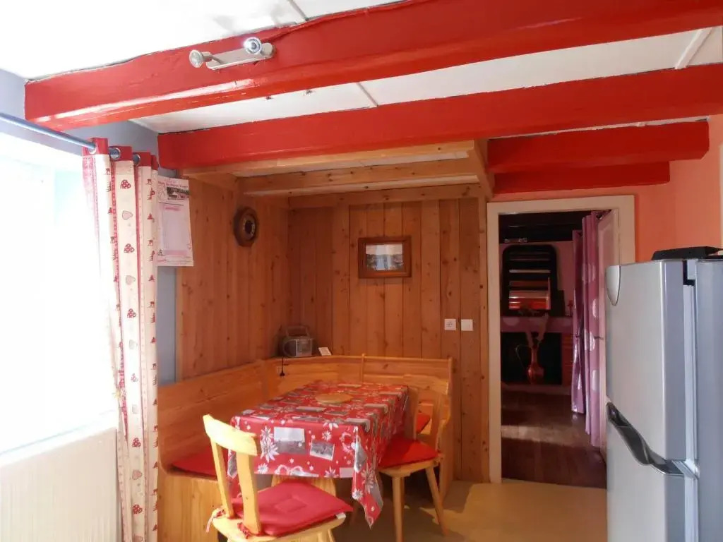 Charmant gîte avec terrasse, WiFi et garage moto à Gérardmer - FR-1-589-133