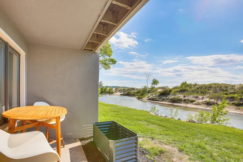 Glen Arbor Riverfront Retreat: Steps to Beach!