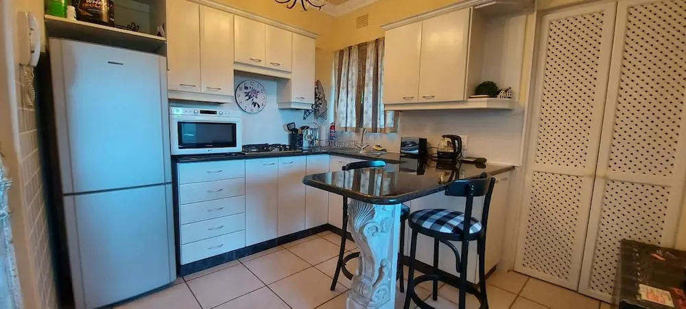 Room in Apartment - The Garden Apartment - Roosboom Luxury Facilities in Somerset West, 2 Guests