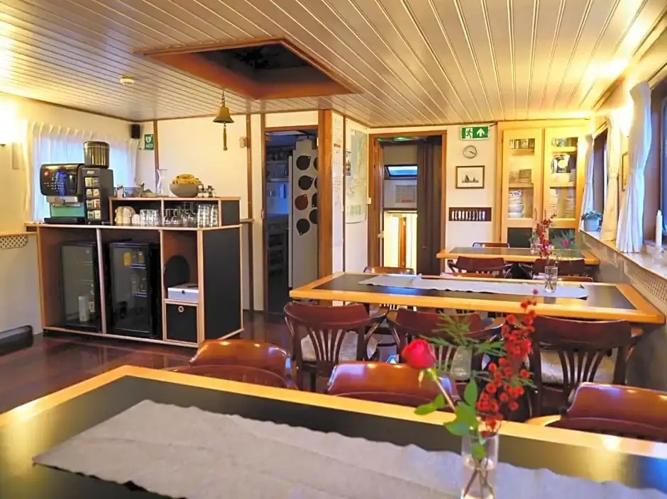 hotelboat Sarah Groningen