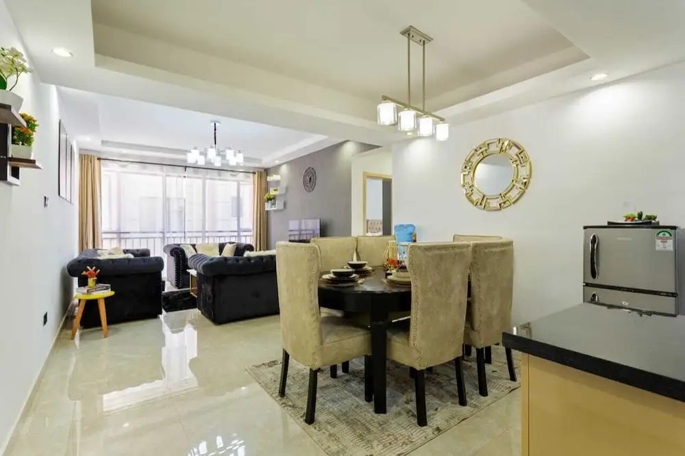 Stay.Plus Splash of Glam Lavington