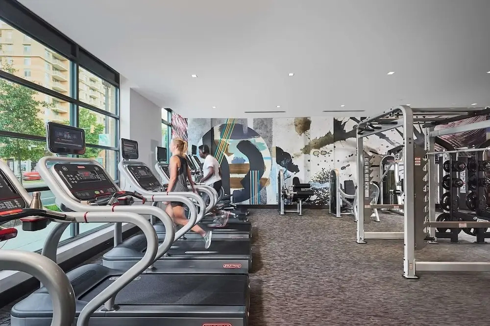 Global Luxury Suites Clarendon Metro