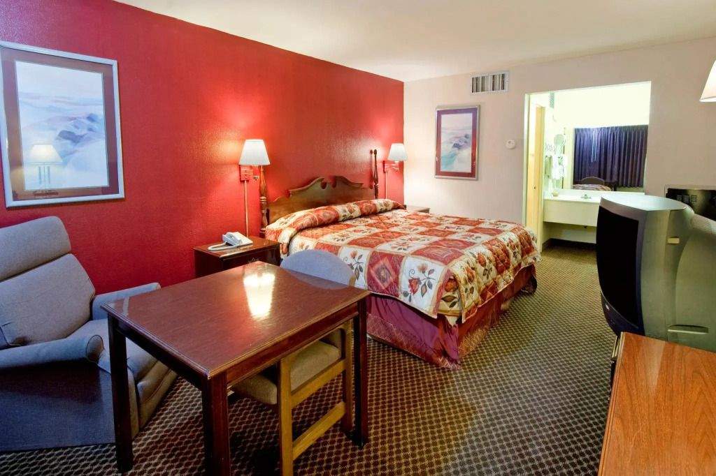Americas Best Value Inn Forest