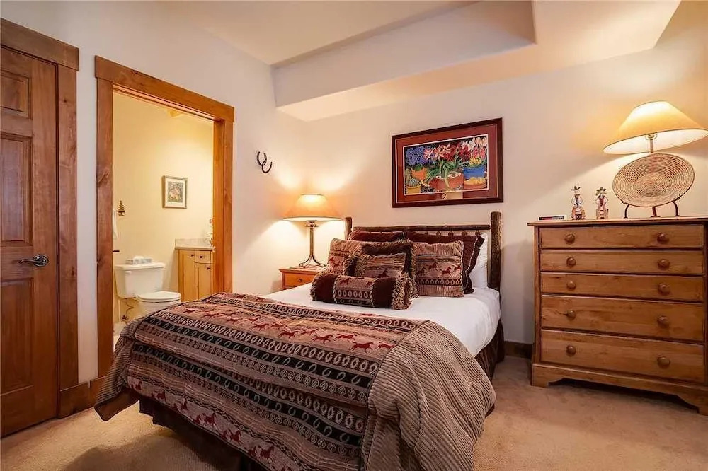 Tl2108 Fall in Love With This Beautiful Mountain Condo, Prime Location! Winter Specials!