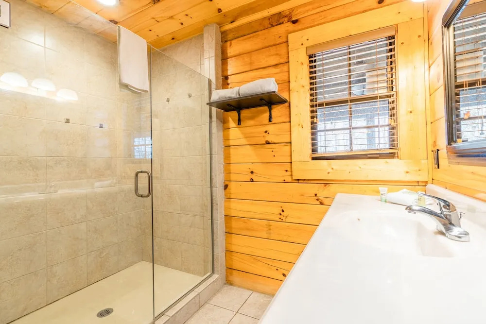 Comfort Cabin Bearway To Heaven w Private Hot Tub