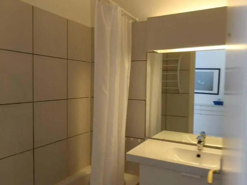 Appartement Royan, 2 pièces, 4 personnes - FR-1-494-33