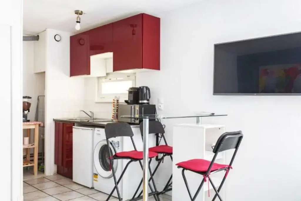 PARIS Proche : Studio tranquille et cosy