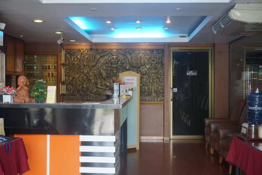 Bangkok Travel Suites Hotel