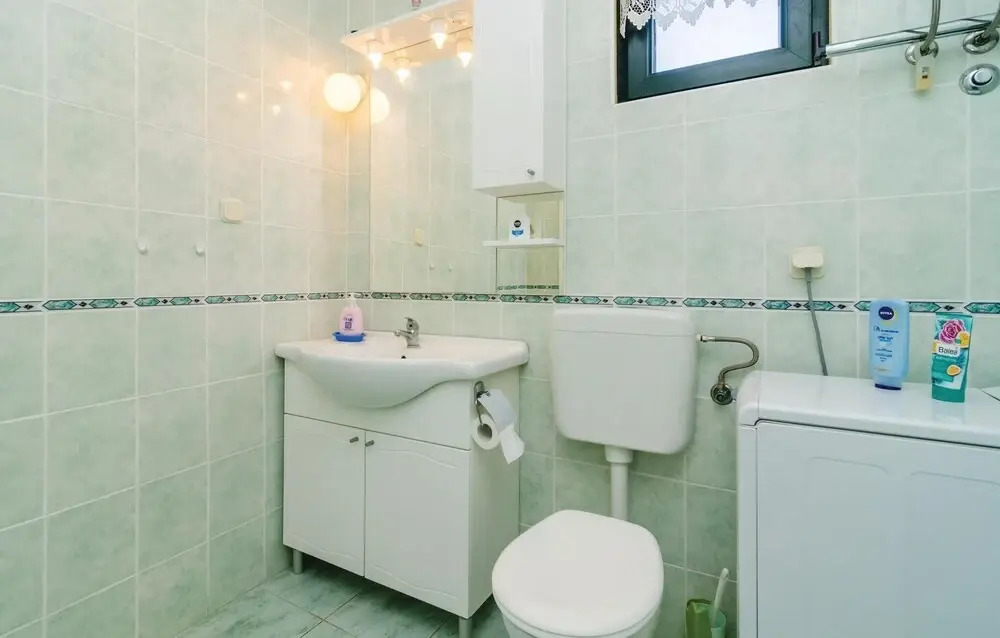 Amazing Home in Klek With Wifi and 2 Bedrooms