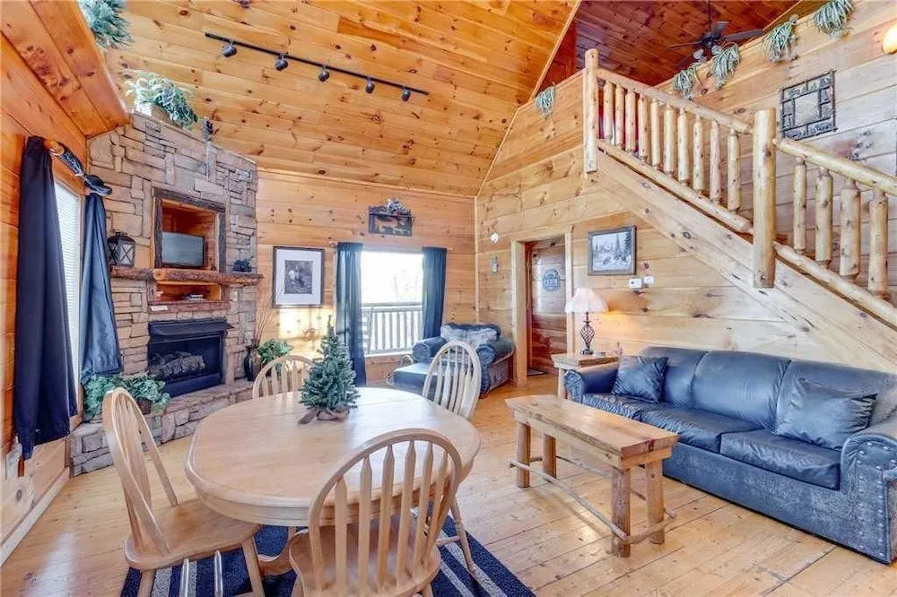 Bearfoot Lodge by RedAwning