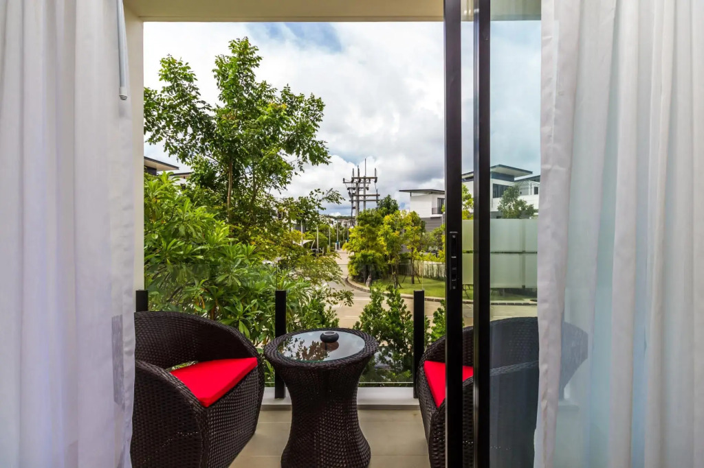 LP109 - Private pool and garden 5 bedroom villa in Laguna!
