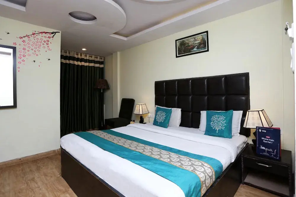 OYO 8077 Hotel Madhuban