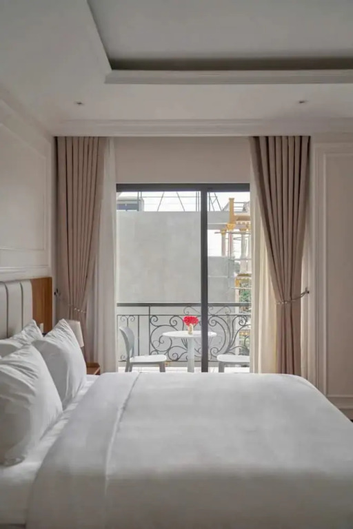 Lyns Hotel