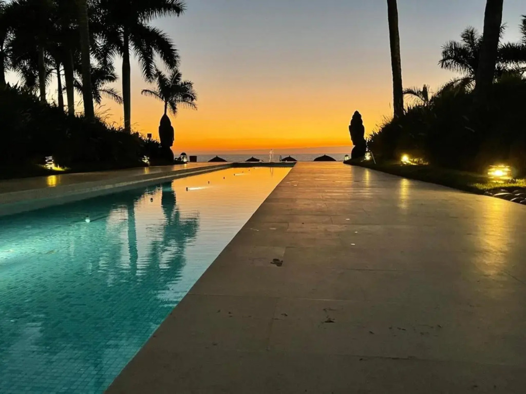 NV 4L Peninsula Beach Front and ocean view