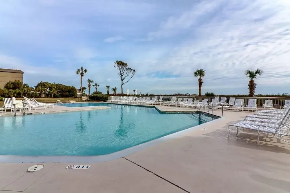 113 Ocean One Renovated Ground Floor 3 Br condo by RedAwning
