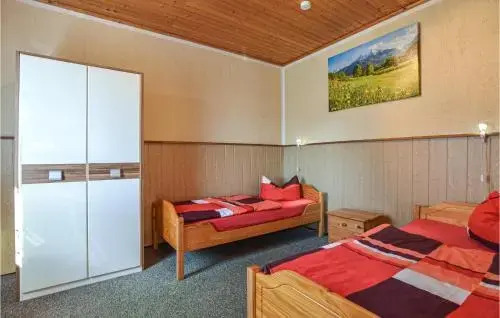 Holiday home E.-Thälmann-Str. H