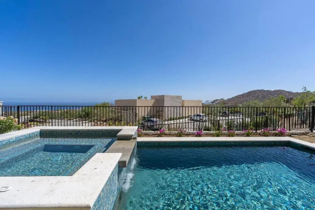 Private pool & spa with stunning ocean views Solaria E 101