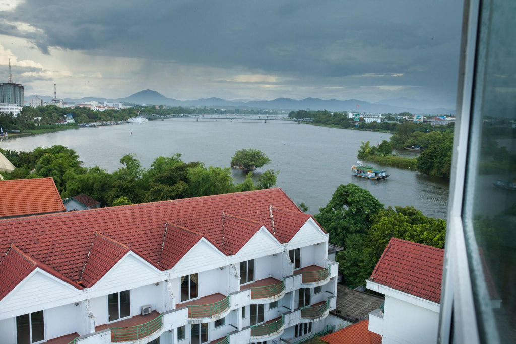 Charming Riverside Hotel