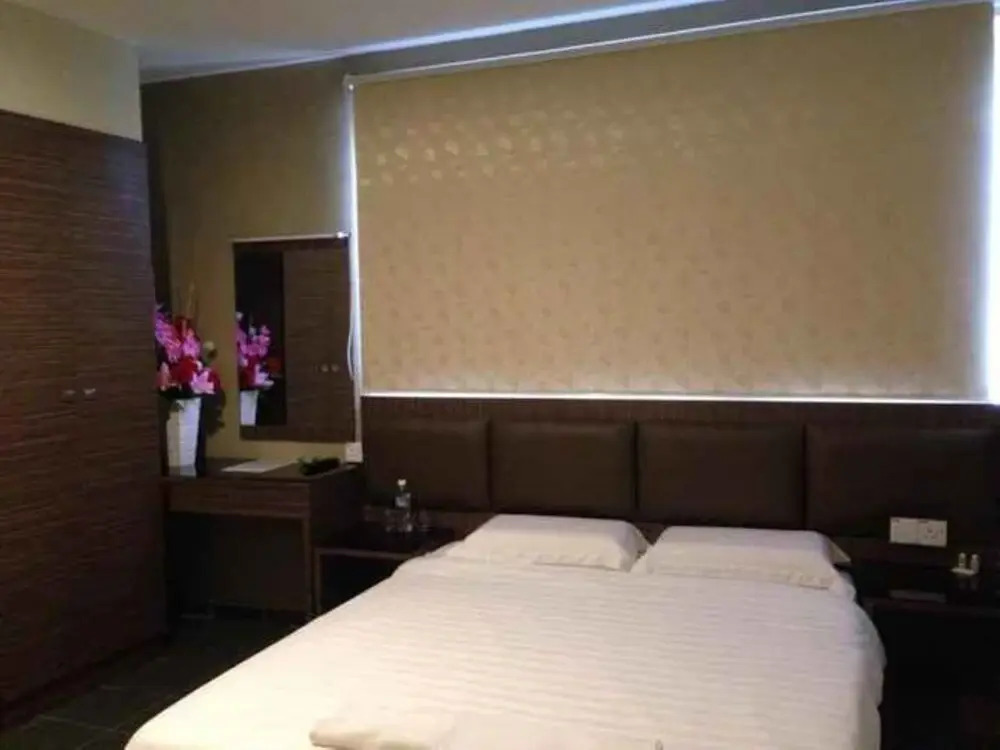 B+ Hotel