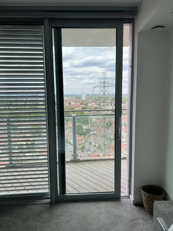 Delightfully Spacious Bright 2bedroom