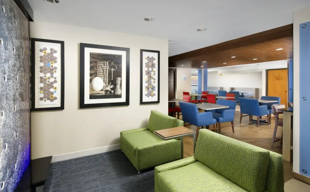 Holiday Inn Express & Suites San Antonio - Downtown Market Area by IHG