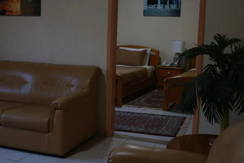 Hotel and Restaurant Shallalat Anjar