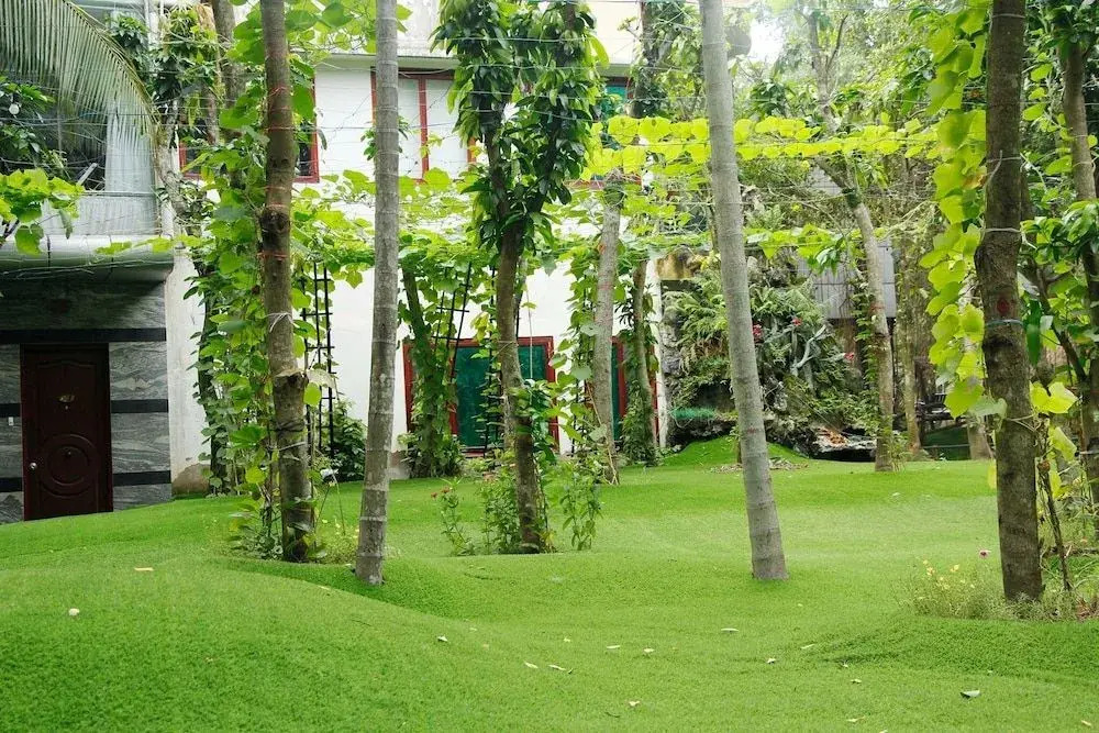 Khách sạn Dìn Ký Cổng Chào Bình Dương