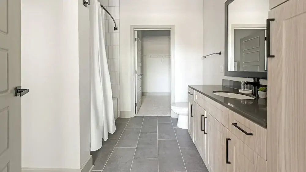 Landing Beautiful 1BD Pool Gym