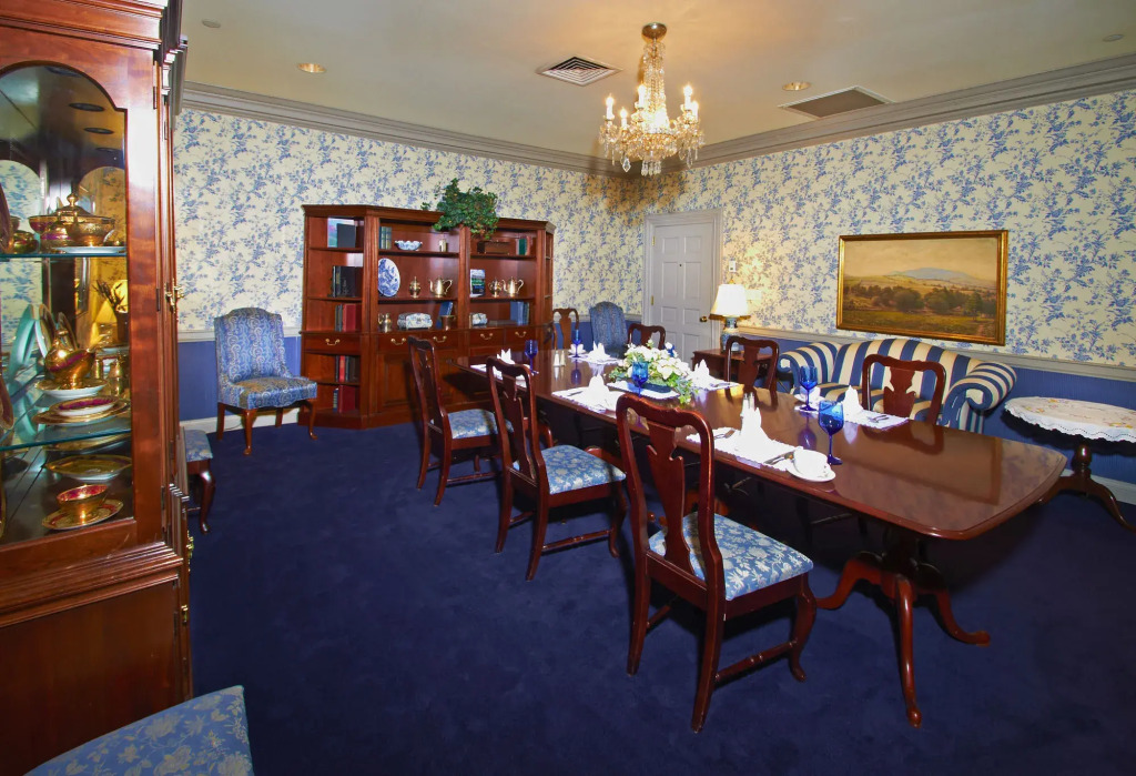 Nittany Lion Inn