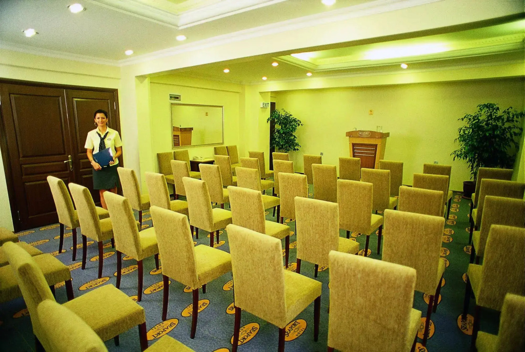 Numa Port Hotel