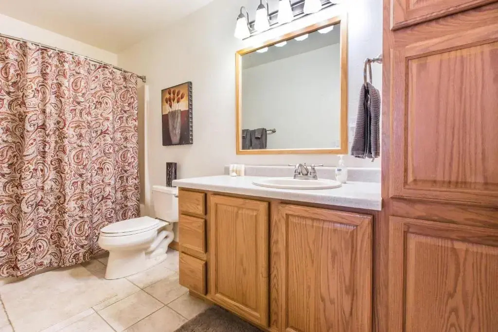 1490OAK Grandview Condo