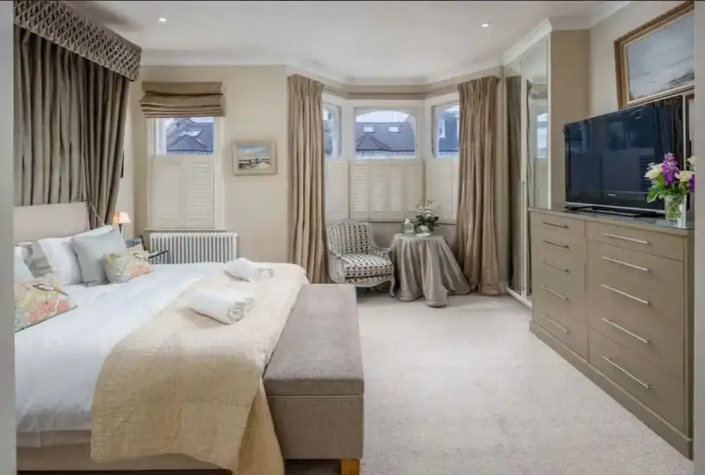 Veeve - Fulham Victorian