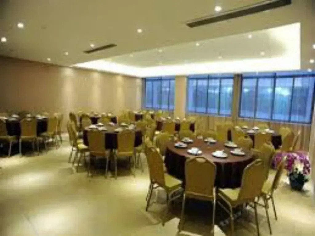 Elan Hangzhou Xingye Street